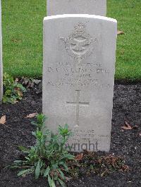 Berlin 1939-1945 War Cemetery - Williams, Derek Gordon